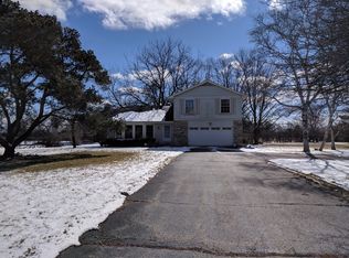 1903 W Hunters Ln, Spring Grove, IL 60081