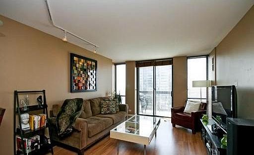 3rd image of 1660 N Lasalle St Floor 23