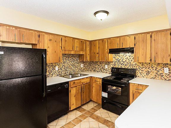 3rd image of 739 Lucaya Dr
