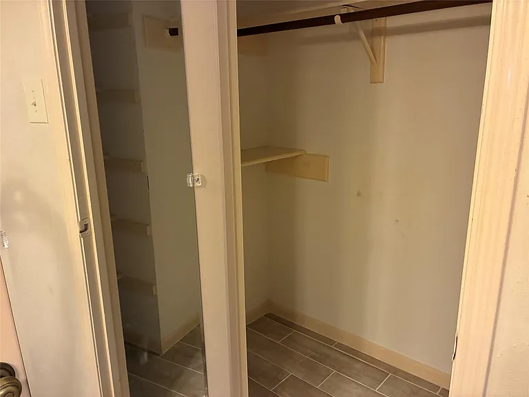 13784 Hollowgreen Dr — Photo 17