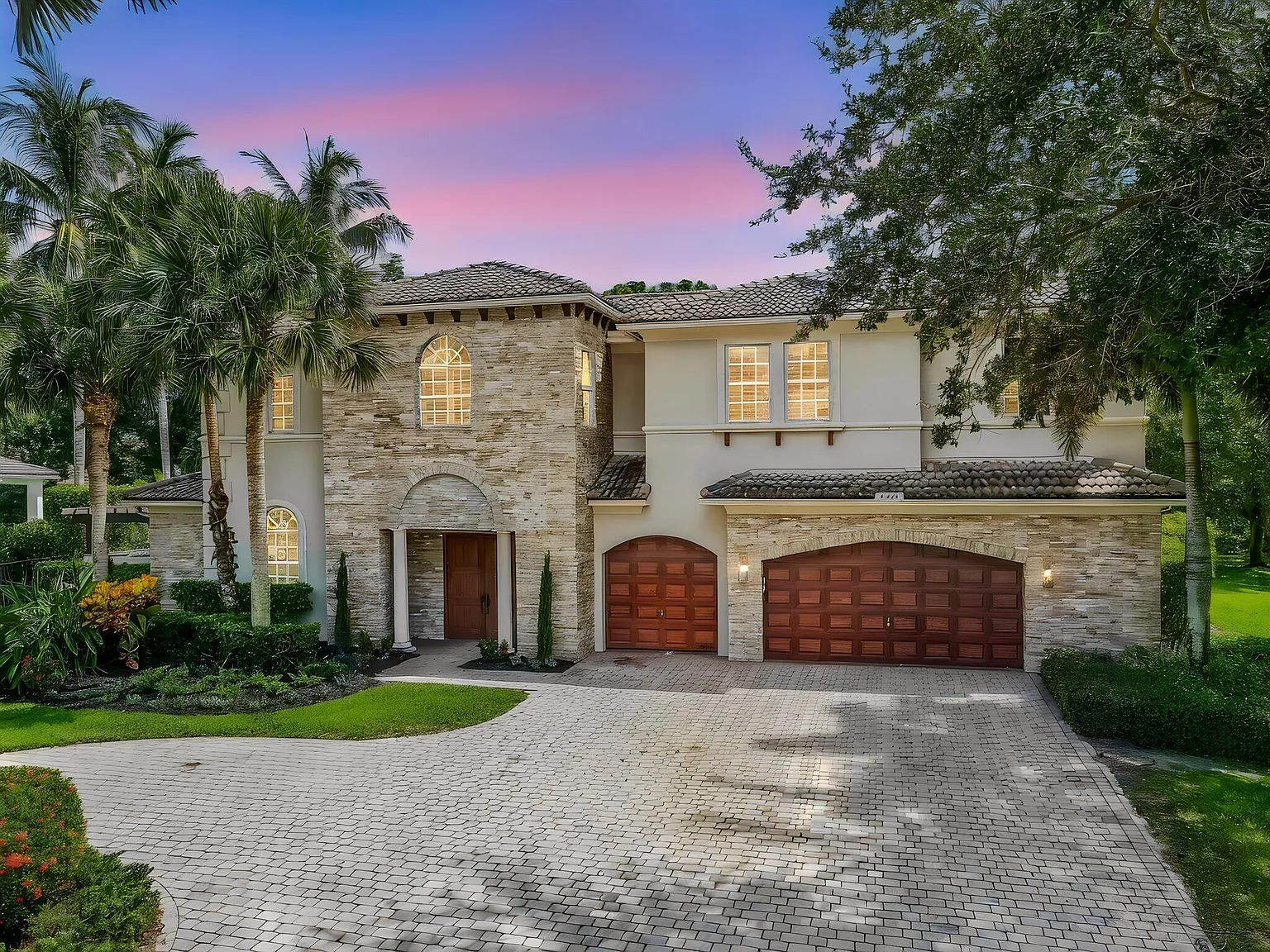 6 bed, 4.5 bath, 5591 sqft, $15,000 — Photo 1