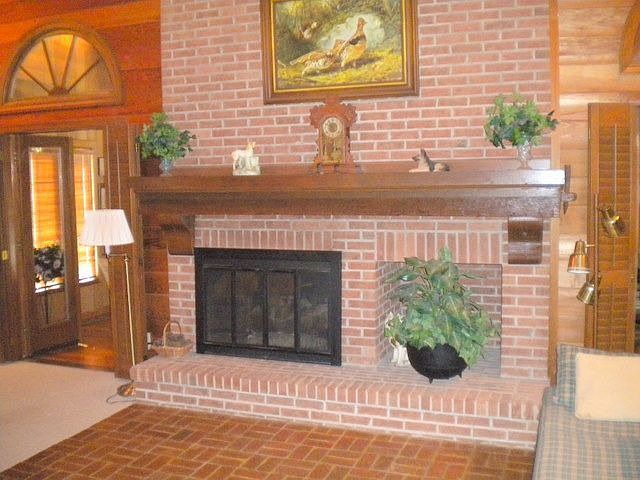 Fireplace and Wd Mantel