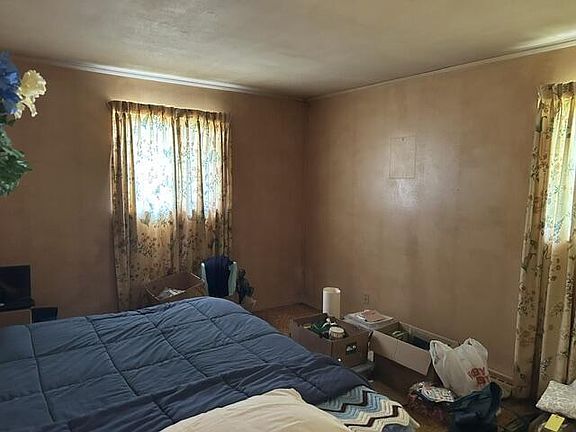 2nd image of 206 Spring STREET