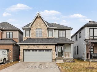 730 Perseus Ave, Ottawa, ON K2J 6V8