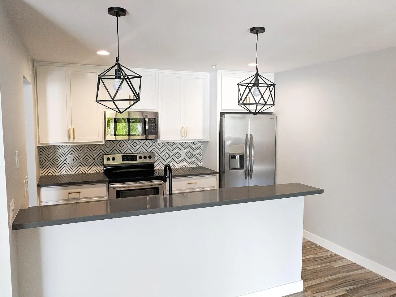 2 bed, 1140 sqft, $2,350 — Photo 2