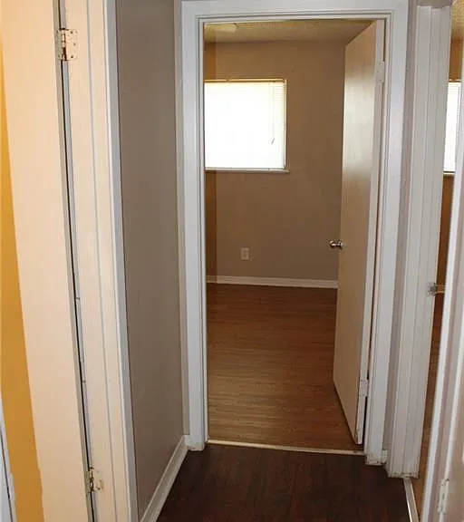 606 W 51st St #104 — Photo 7
