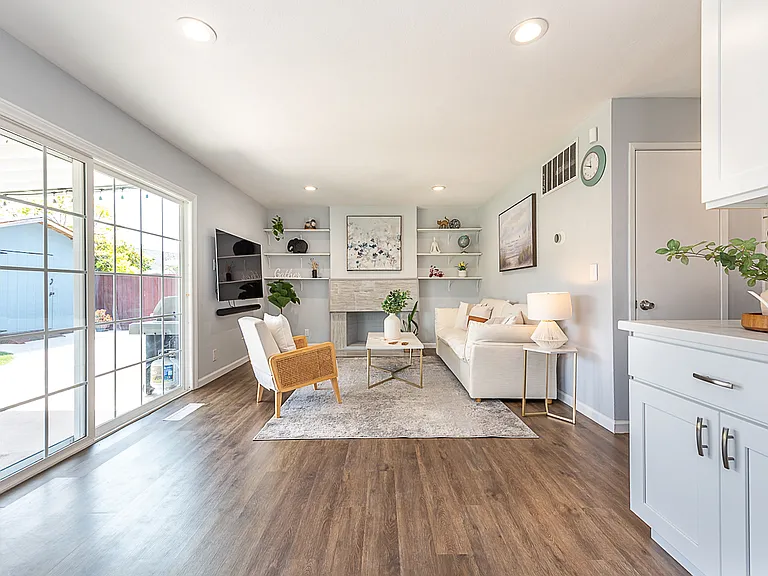 4626 Carmen Way — Photo 8