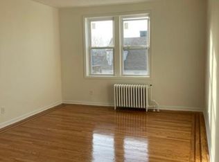 39 74th St #D1, North Bergen, NJ 07047
