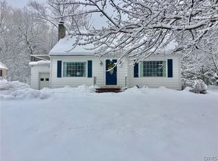 7 Old Willow Rd, New Hartford, NY 13413
