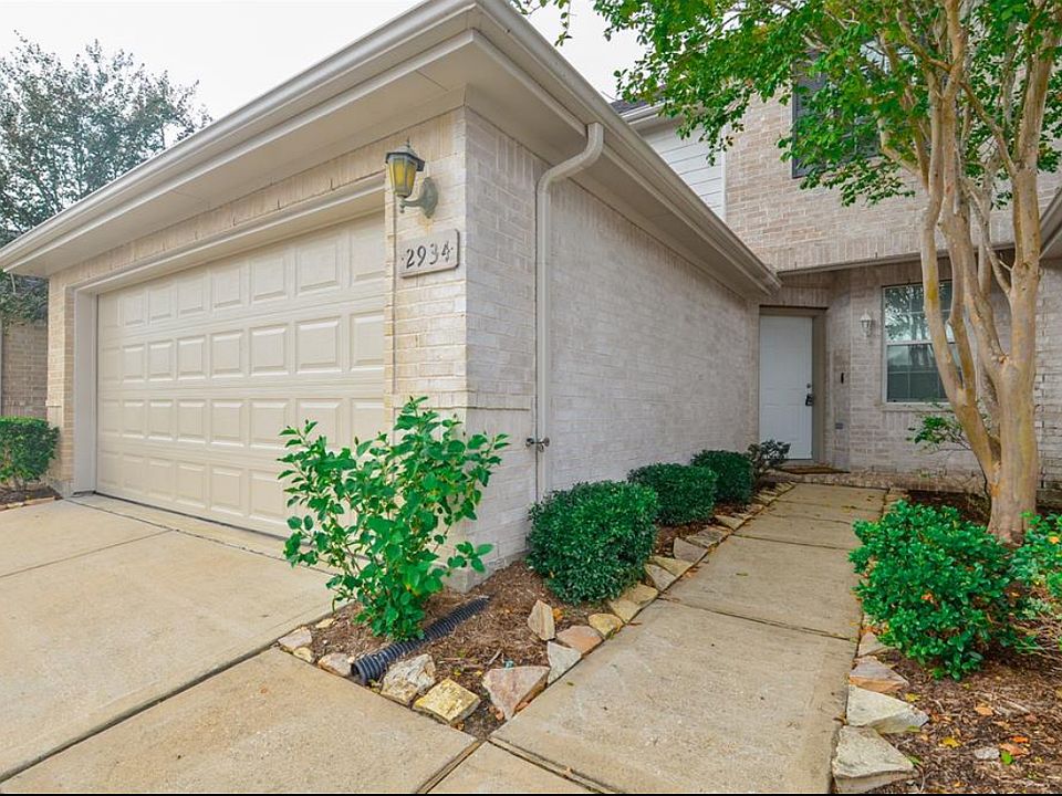 1st image of 2934 Meadowglen Crst