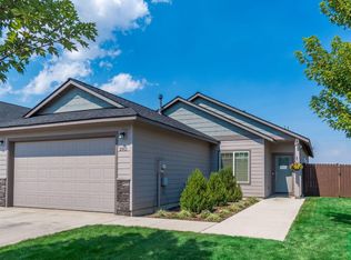 2911 NW Hemlock Ln, Redmond, OR 97756