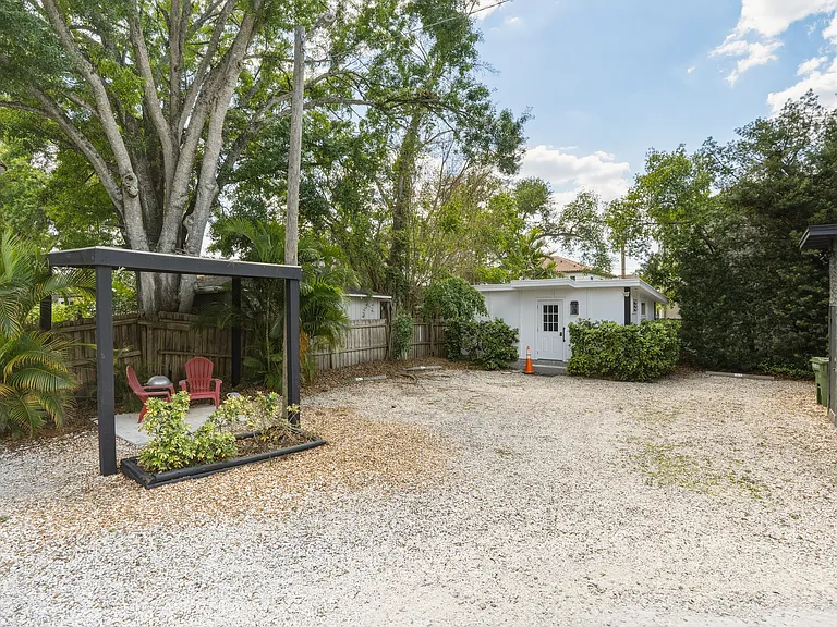 3218 W Santiago St — Photo 20