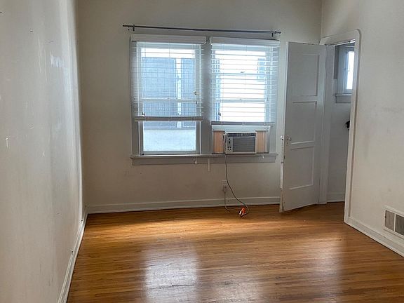 4th image of 358 N Gardner St