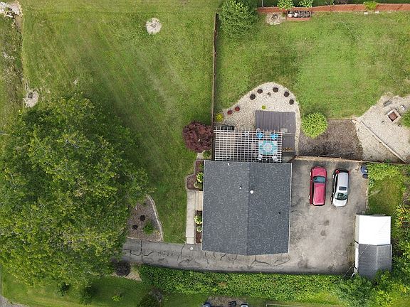 4th image of 597 Belleview Ave