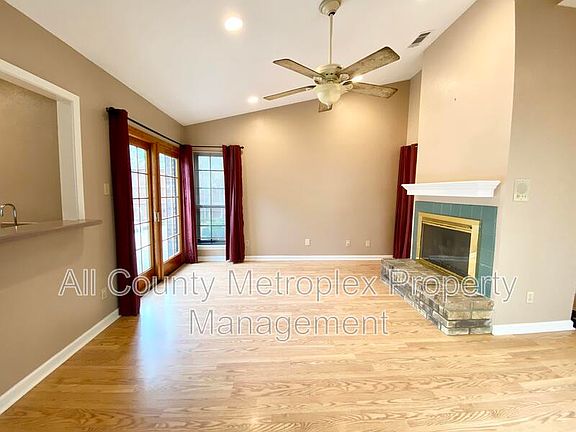 3rd image of 3057 Westforest Dr