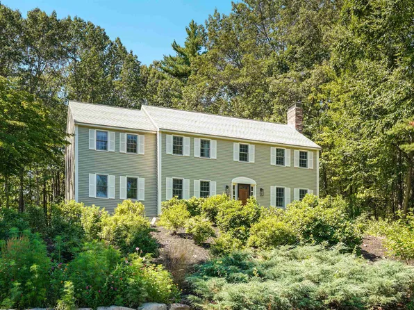 12 Crestwood Court, Amherst, NH 03031