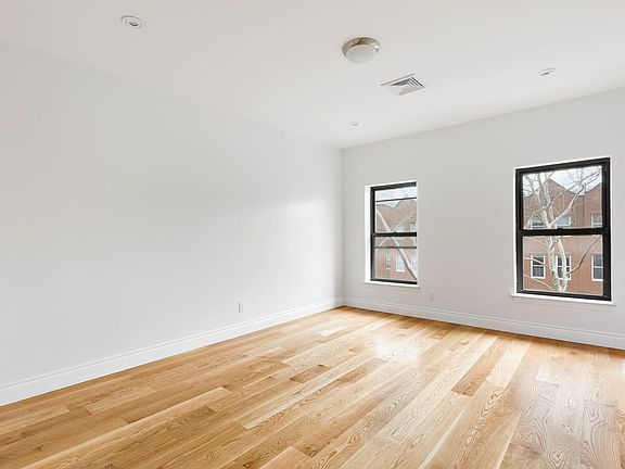 5th image of 354 Grand Ave