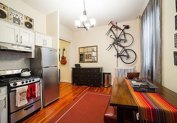 2nd image of 158 Hicks St #7/8