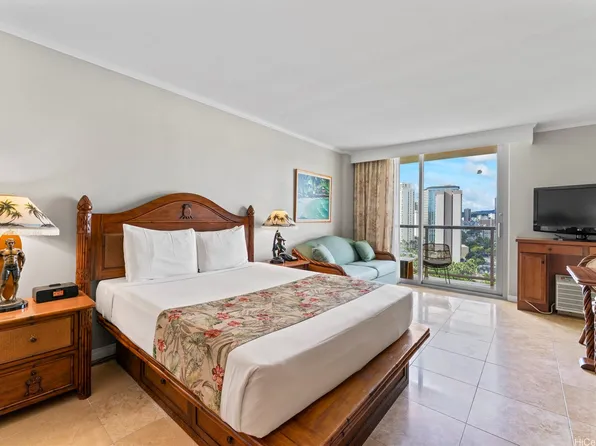 2045 Kalakaua Ave APT 1601, Honolulu, HI 96815