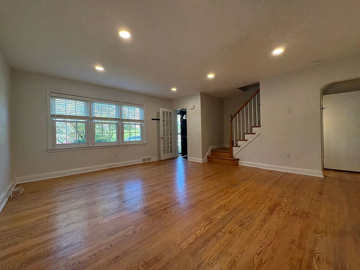 Spacious 3BD/2BA Townhome with Secondary Kitchen in Towson, MD! — Photo 3