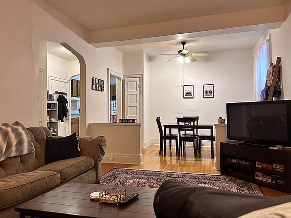 Living rm - alternate view