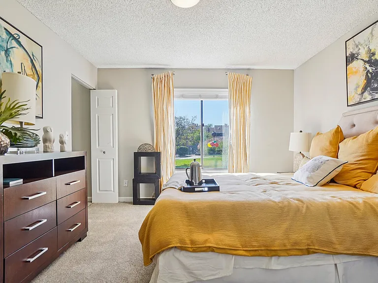 Deer Crest Apartments — Photo 7