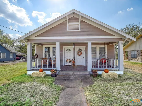 116 S Ave E, Shiner, TX 77984