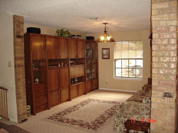 5th image of 1501 Tanglewood Dr