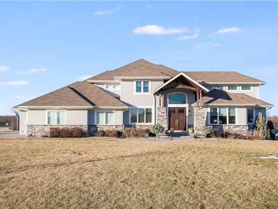 27106 Oakhaven Dr, Greenwood, MO 64034