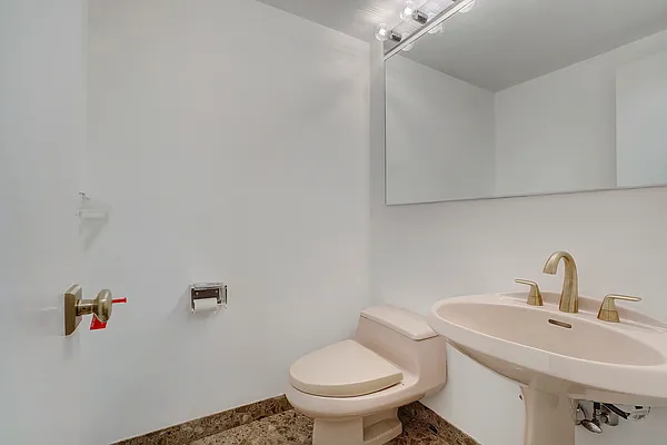 Rented by PocketBroker Inc | media 44