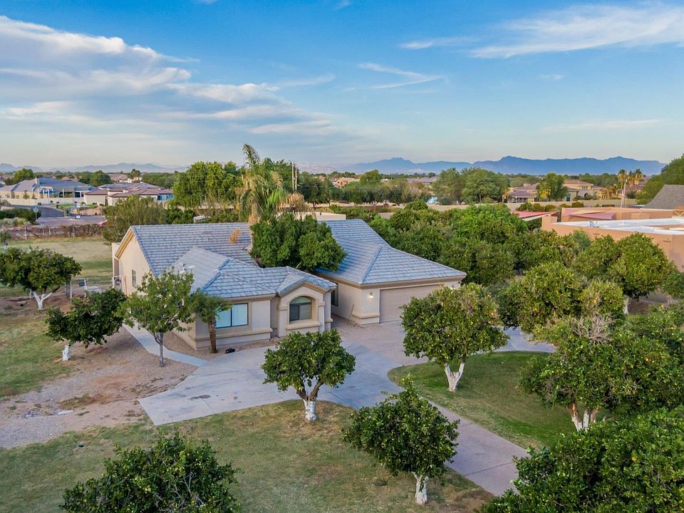 1st image of 17234 E Chestnut Dr