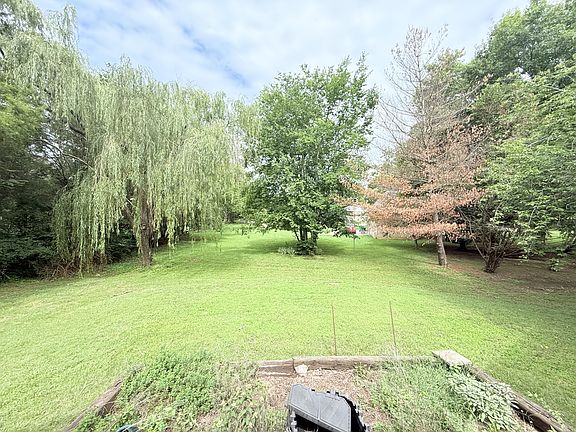 4th image of 1216 Kristopher Dr