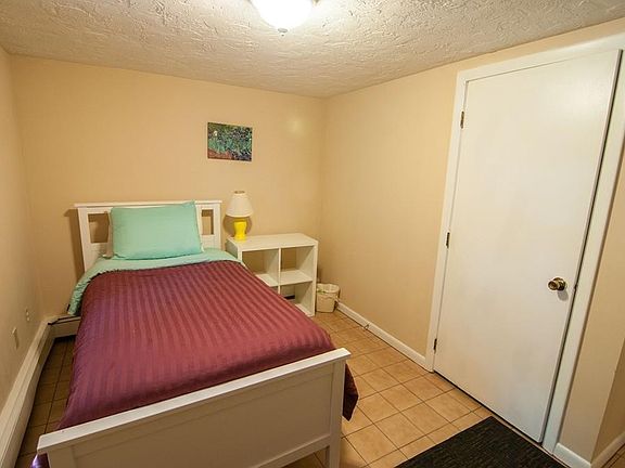 5th image of 100 Shore Dr #0