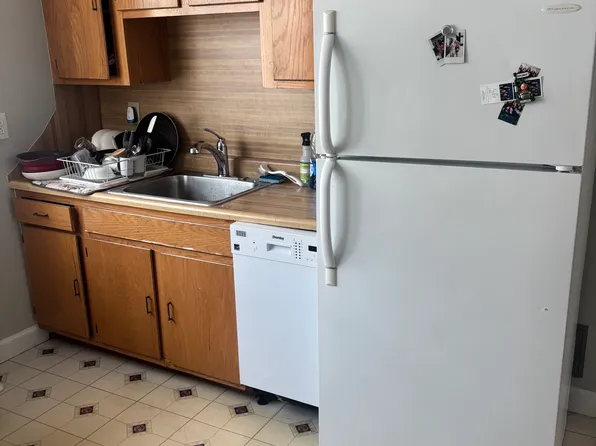 623 Adams St Floor 3, Dorchester, MA 02122