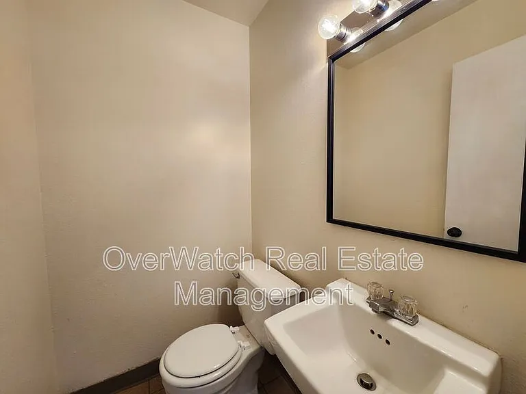 3925 E 9th Ave #5 — Photo 1