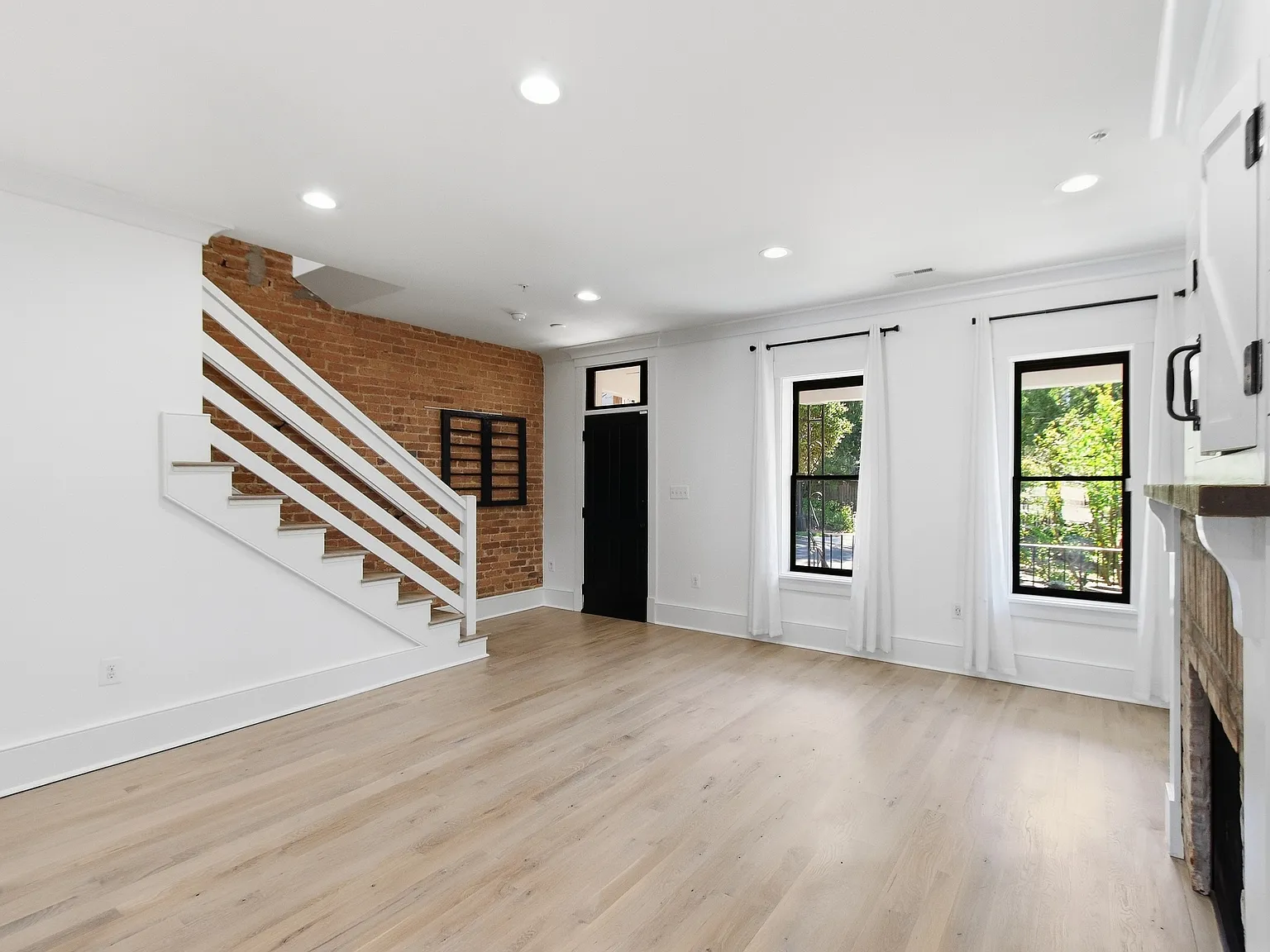 3 bed, $3,750 — Photo 1