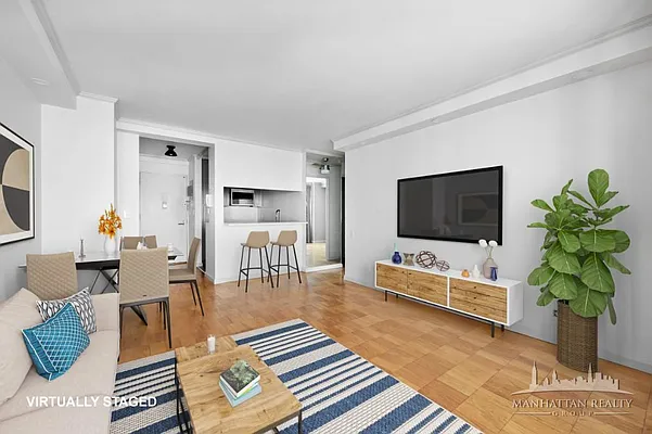 Sold by Manhattan Realty Group | media 2