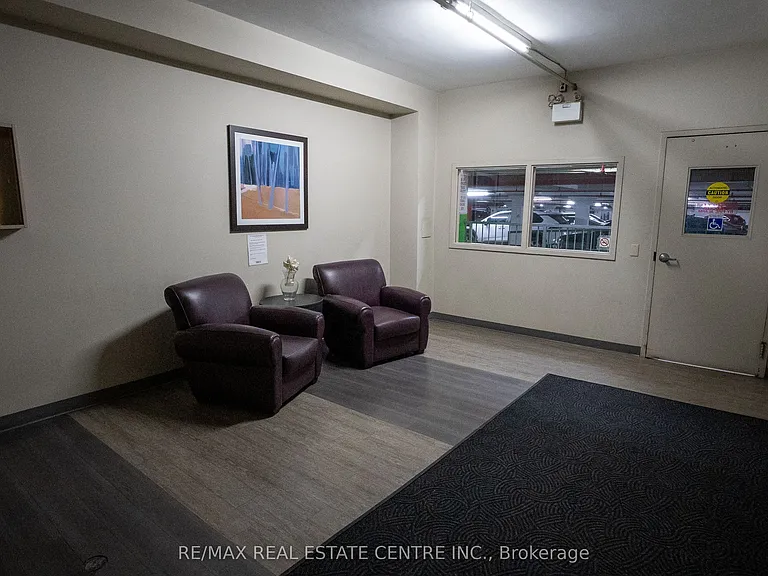 1100 Caven St #704 — Photo 17