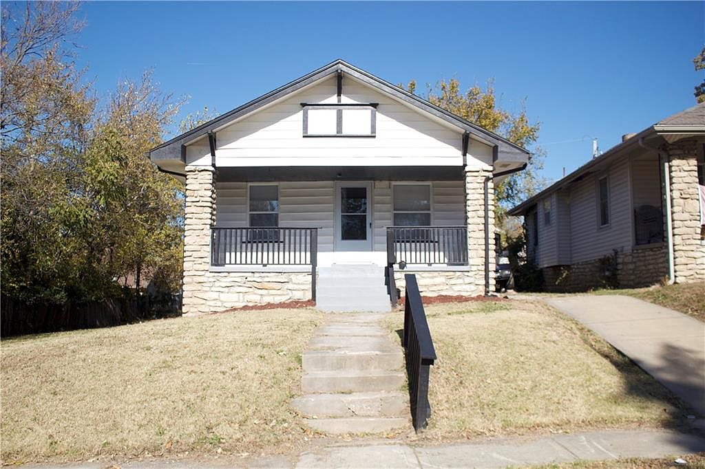 3822 E 68th Ter, Kansas City, MO 64132 | Zillow