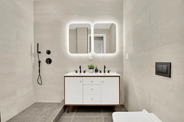 Sold by Oxford Property Group | media 16