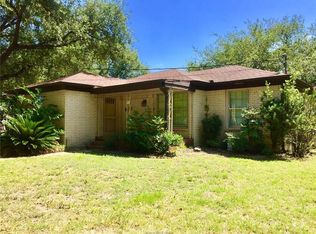 605 Calvert St, Hearne, TX 77859
