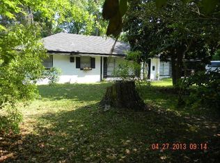 1112 Shore Acres Dr, Mobile, AL 36605