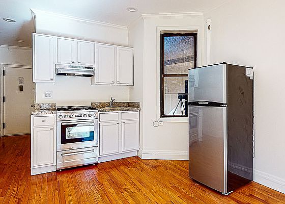 2nd image of 285 W 147th St APT 21