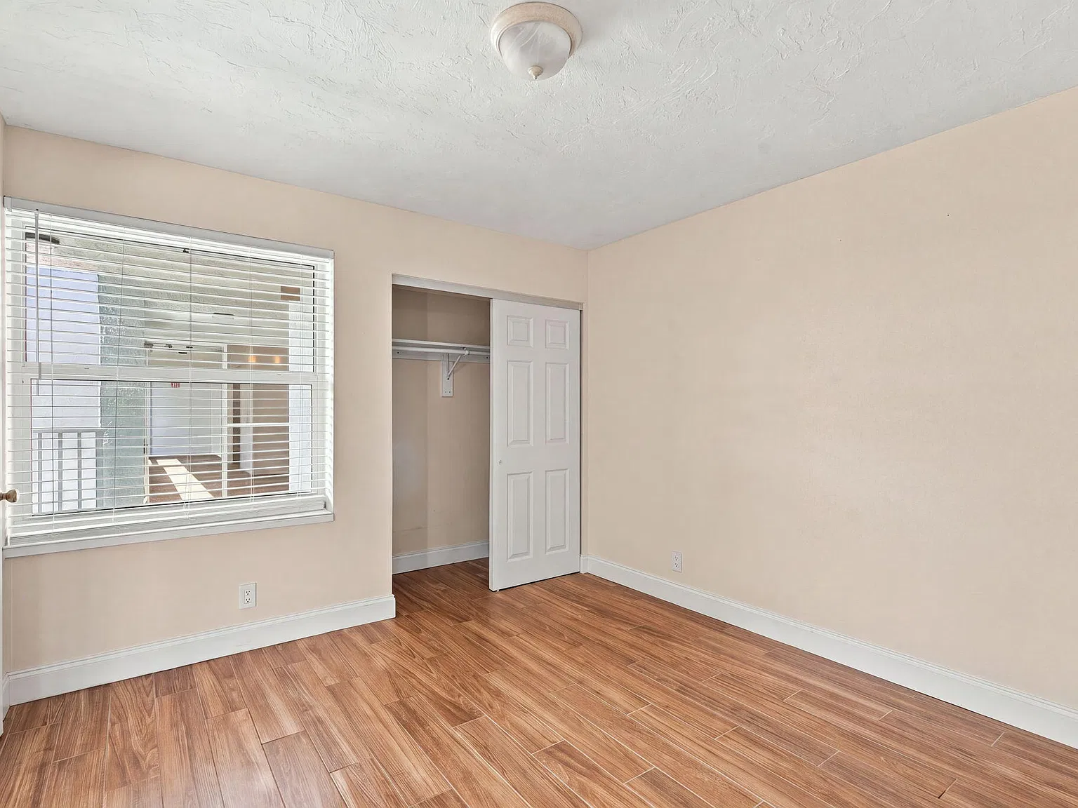2 bed, 2.0 bath, 1178 sqft, $3,500 — Photo 3
