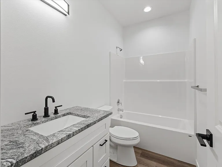 2228 E 4th Ave #1 — Photo 17