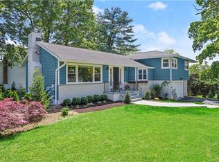 6 Tulip Ln, New Rochelle, NY 10804