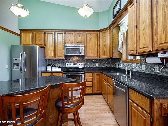 3rd image of 4240 Hearthstone Dr