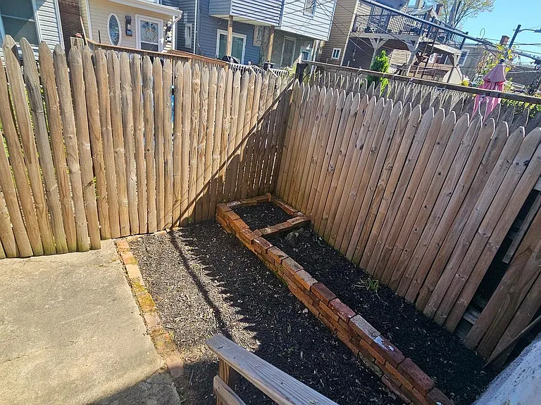 150 E Pleasant St — Photo 11