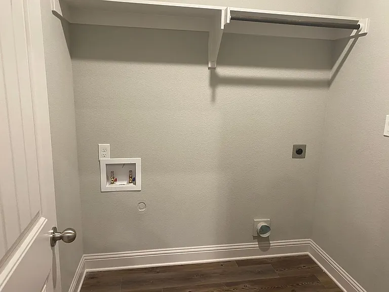 2805 Tulip Dr — Photo 10