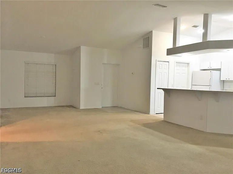 2221 SW 8th Pl — Photo 2